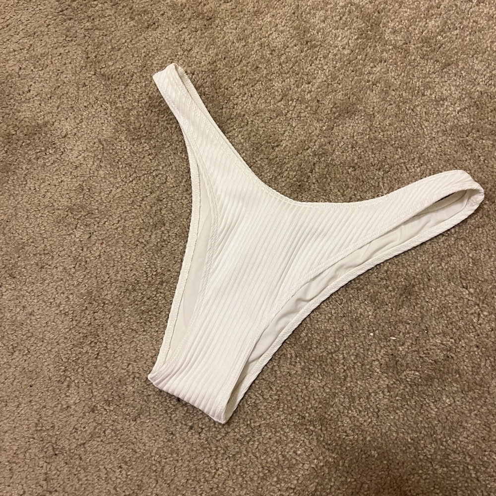 Forever 21 Ribbed Cheeky Fit Bikini Bottom Size Small NWOT
